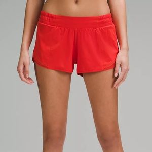 Lululemon Hotty Hot Low-Rise Lined Short 2.5”